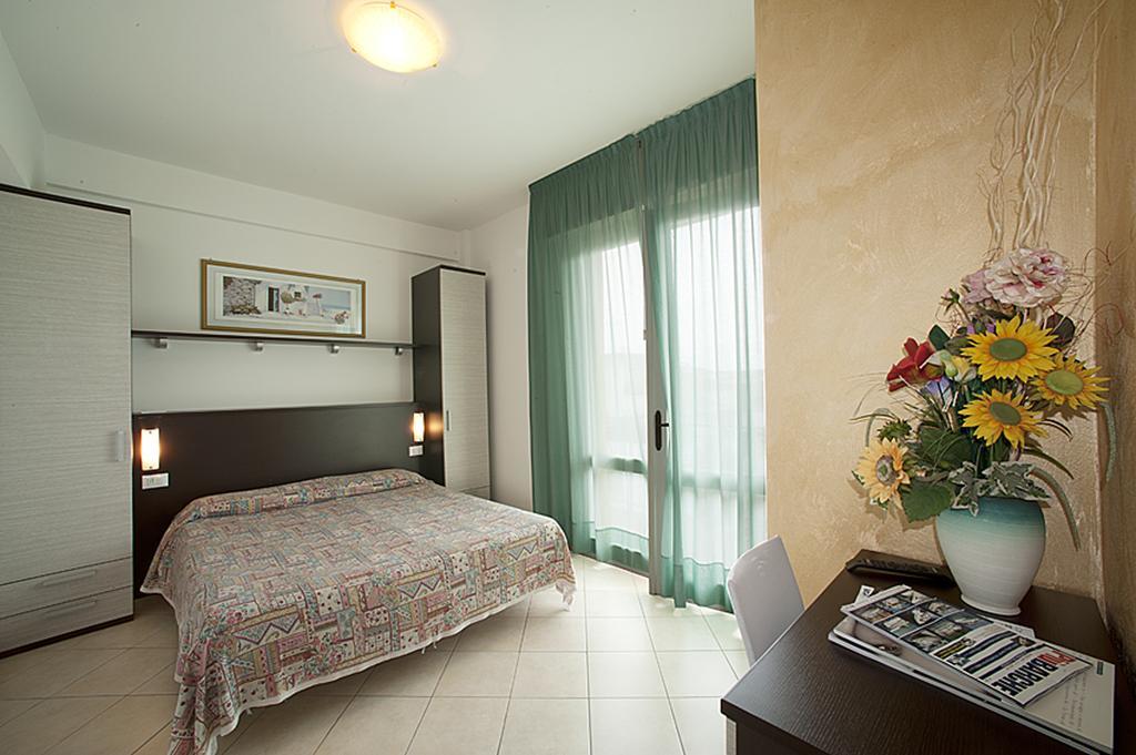 Hotel Milano 3S Bibione Room photo